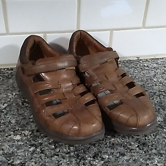 Dr. Comfort Brown Leather Casual Sandals. Size 9 Wide main image 4
